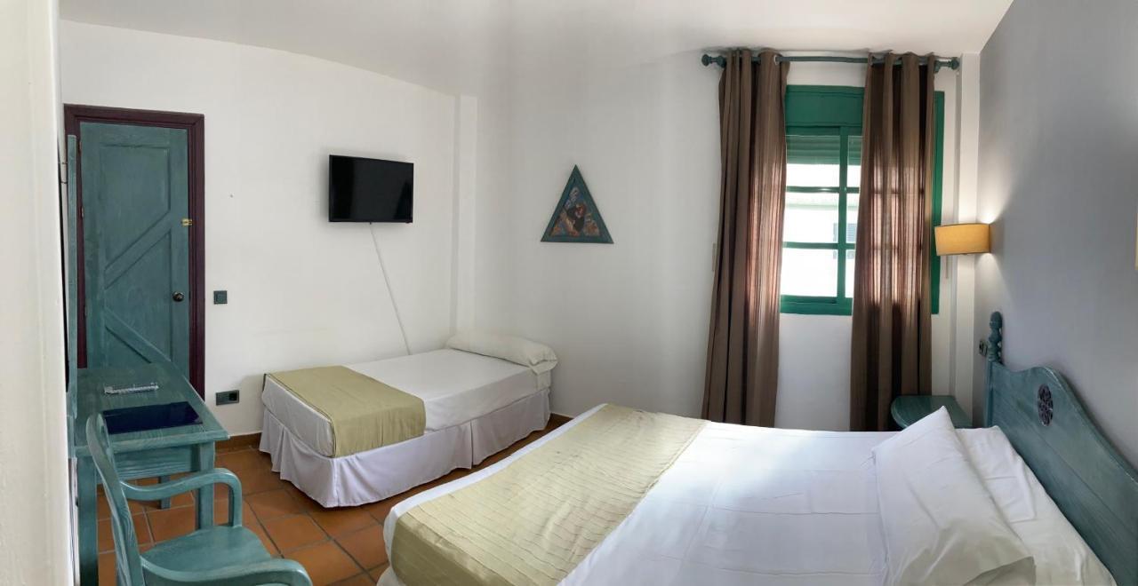 Hotel アルマグロ エクステリア 写真